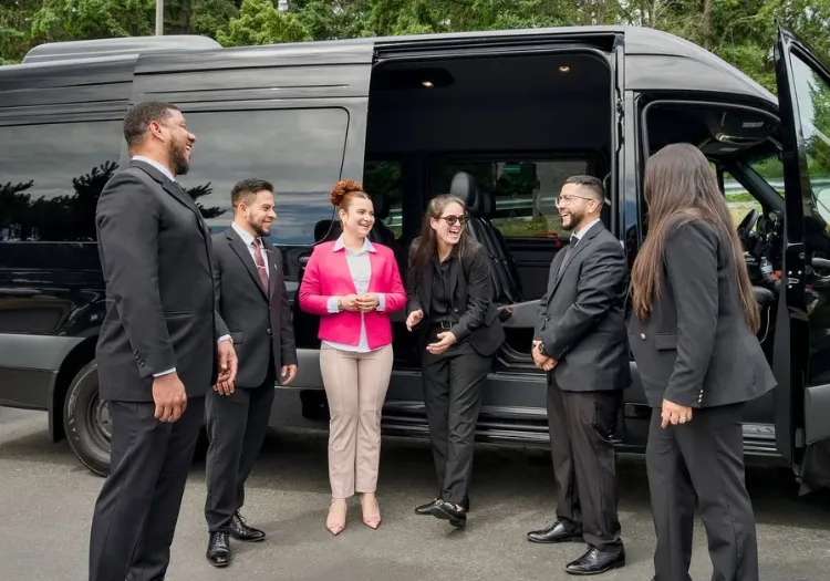 Hourly chauffeur and night out service in Fall City WA - Jorge Limousine Seattle