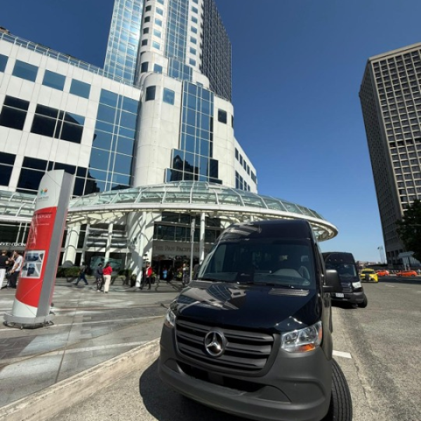 Seattle to Vancouver Black Car Service1